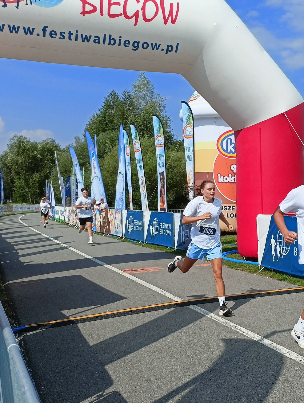 Zdjęcie 16 Festiwal Biegowy - Aktywny Małopolanin (8)0704010f-f785-4287-8b27-60c1d05252ea.jpg w galerii Zawody sportowe Aktywny Małopolanin podczas 16 Festiwalu Biegowego